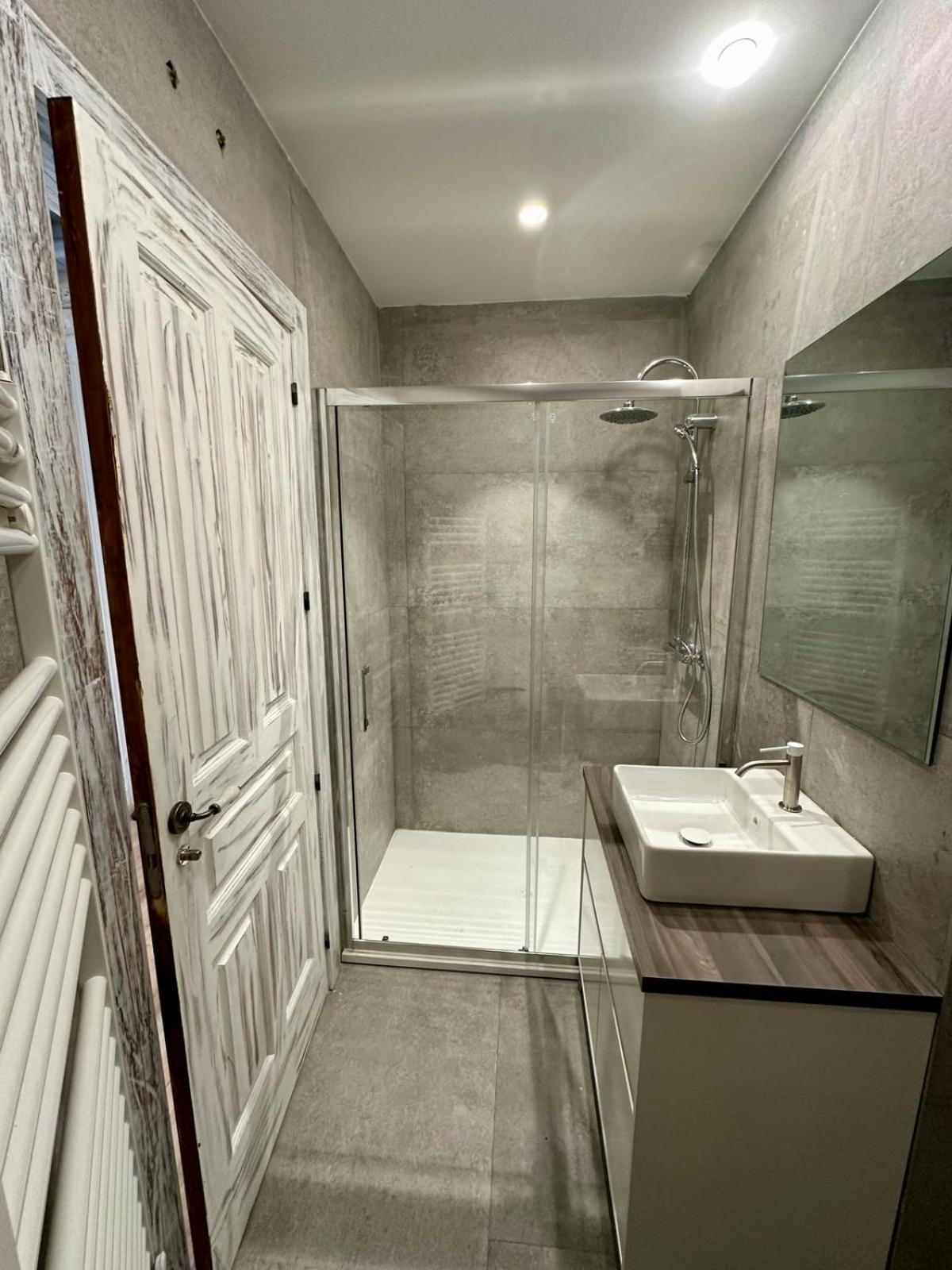 Apartamentos Carolina By Gaiarooms Леон Экстерьер фото