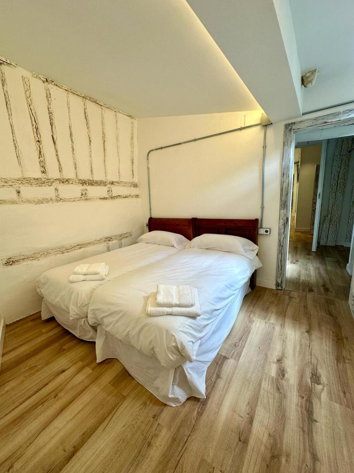 Apartamentos Carolina By Gaiarooms Леон Экстерьер фото