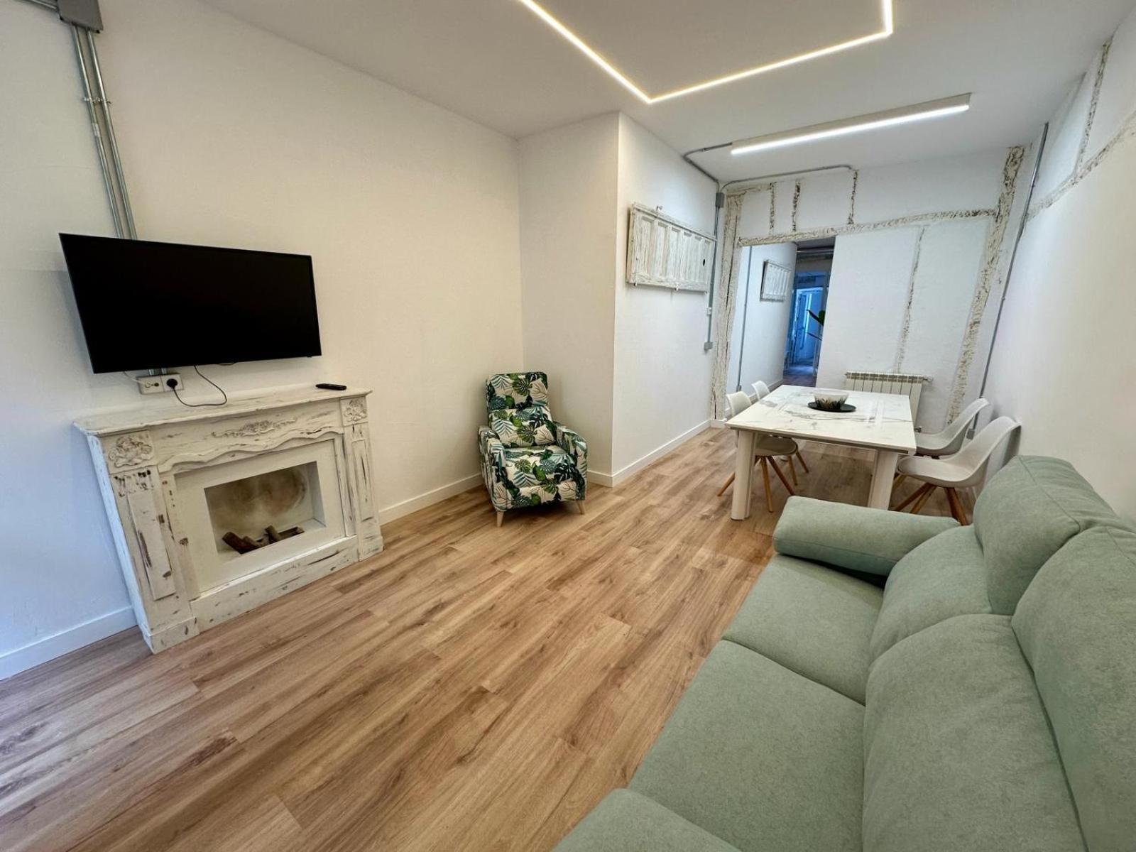 Apartamentos Carolina By Gaiarooms Леон Экстерьер фото