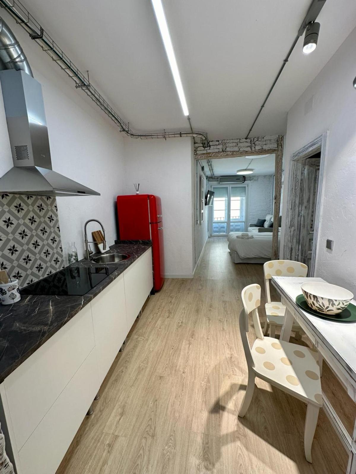 Apartamentos Carolina By Gaiarooms Леон Экстерьер фото