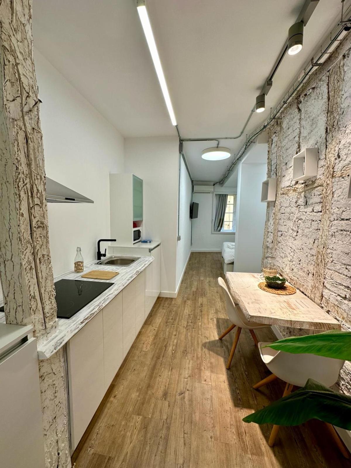 Apartamentos Carolina By Gaiarooms Леон Экстерьер фото
