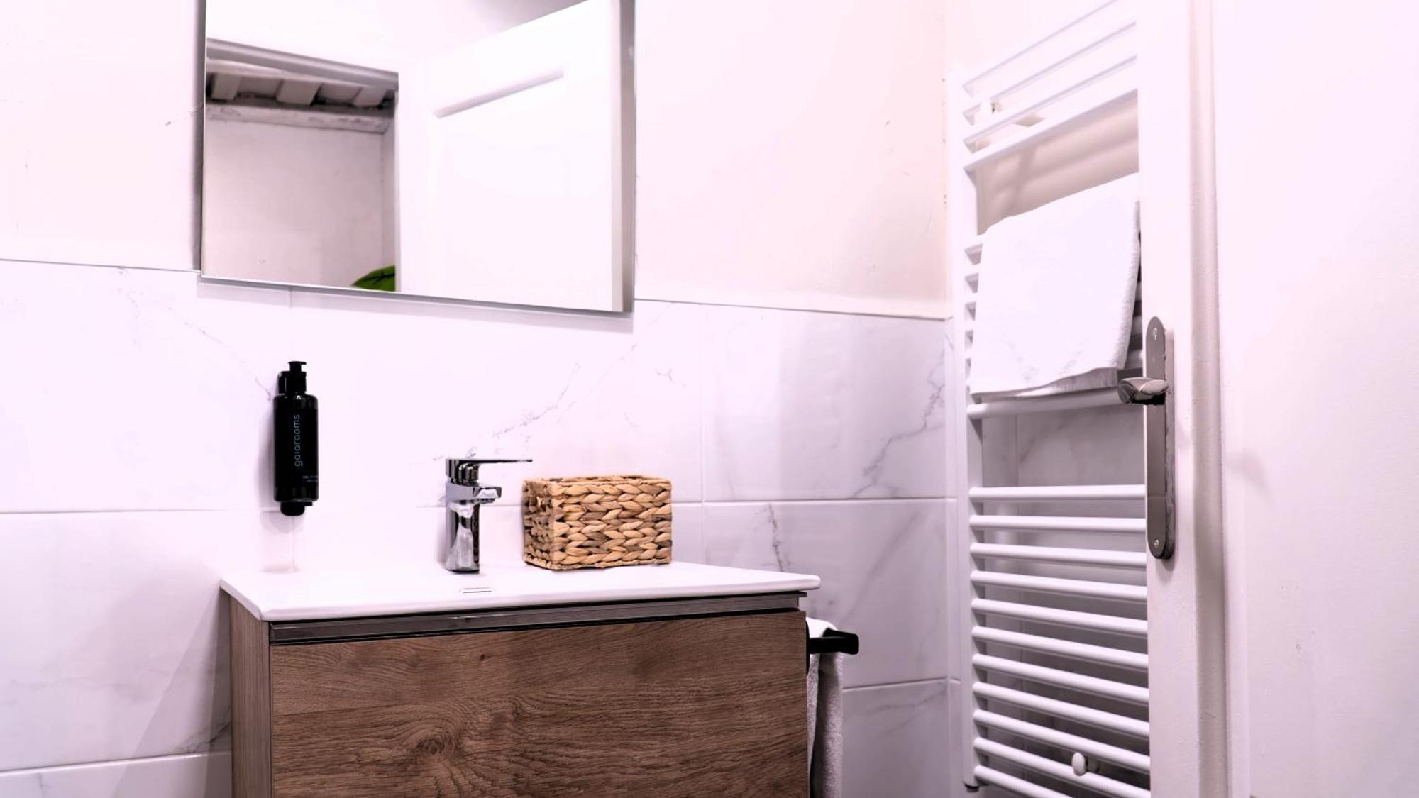 Apartamentos Carolina By Gaiarooms Леон Экстерьер фото